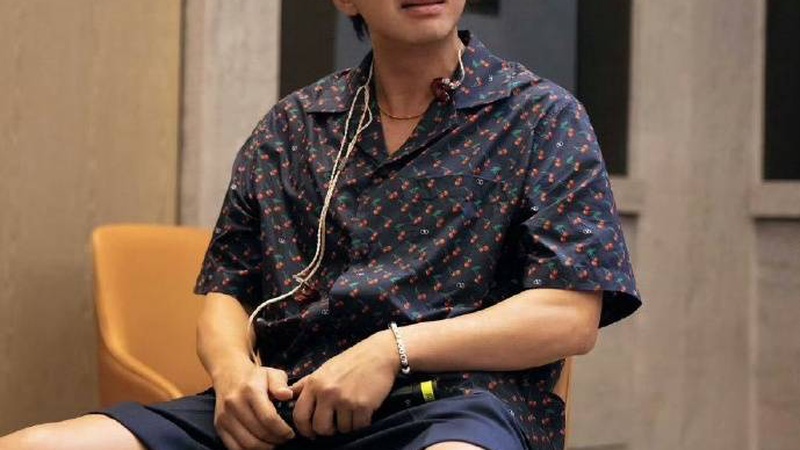 邓超孙俪旧餐馆庆结婚纪念日十八年重返定情地泪下